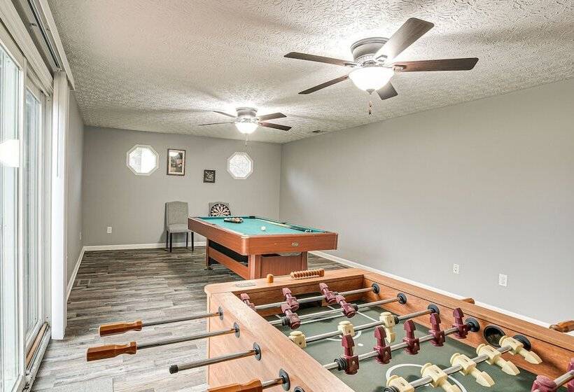 Spacious Delaware Home W/ Game Room!