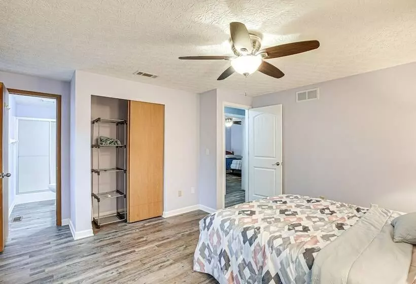 Spacious Delaware Home W/ Game Room!