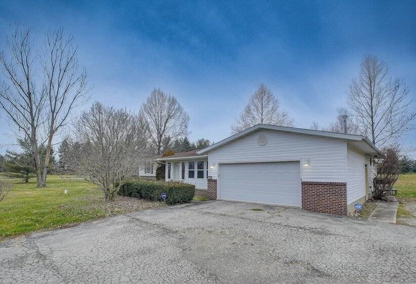Spacious Delaware Home W/ Game Room!