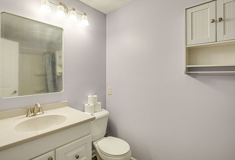 Spacious Delaware Home W/ Game Room!