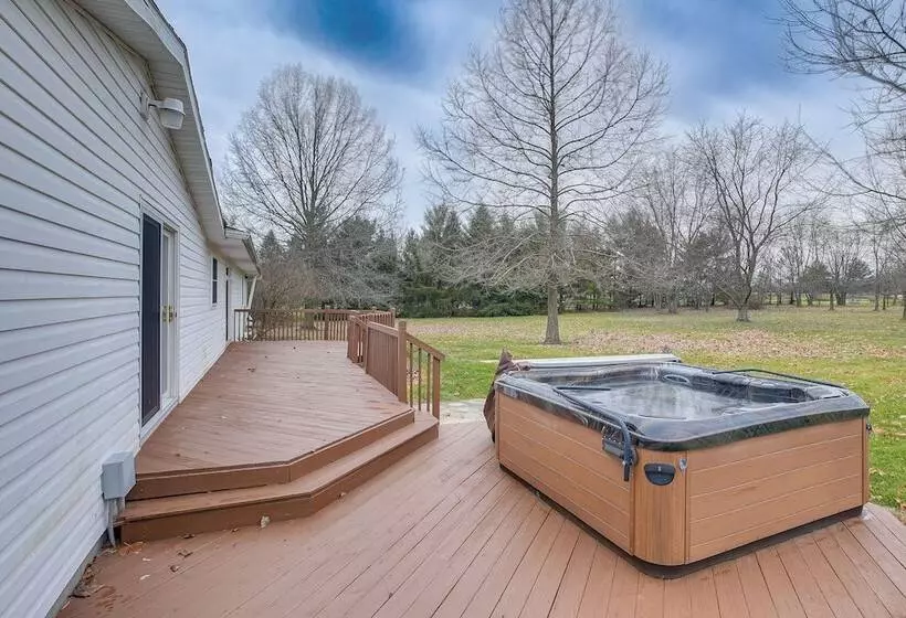 Spacious Delaware Home W/ Game Room!