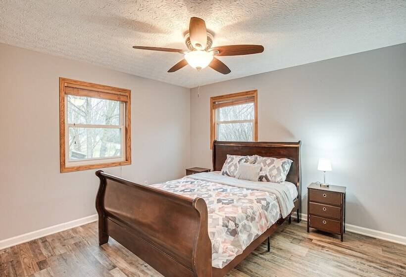 Spacious Delaware Home W/ Game Room!