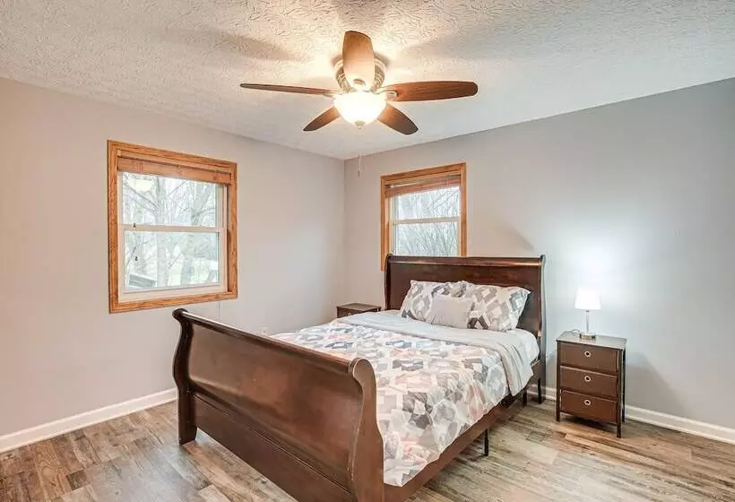 Spacious Delaware Home W/ Game Room!