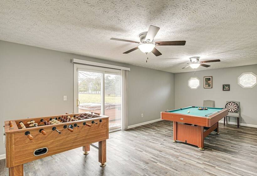 Spacious Delaware Home W/ Game Room!