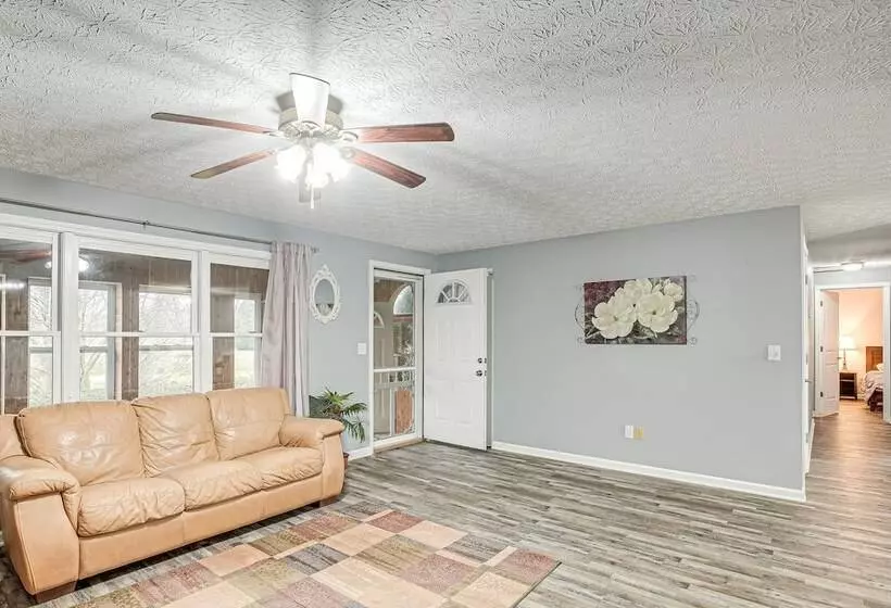 Spacious Delaware Home W/ Game Room!