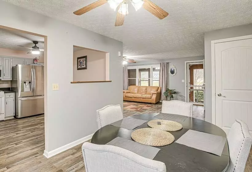Spacious Delaware Home W/ Game Room!