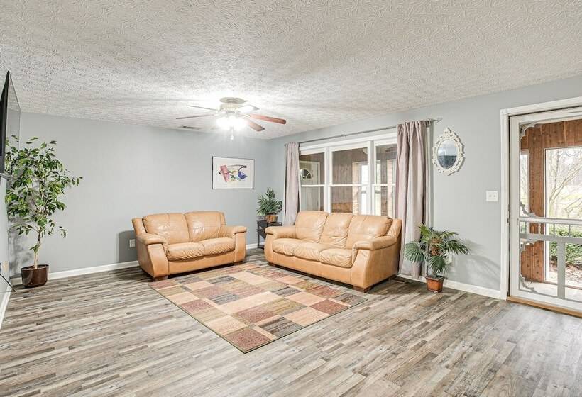 Spacious Delaware Home W/ Game Room!