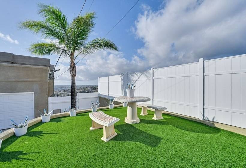 Spring Valley  Sky House  W/ Patios & Epic Views!