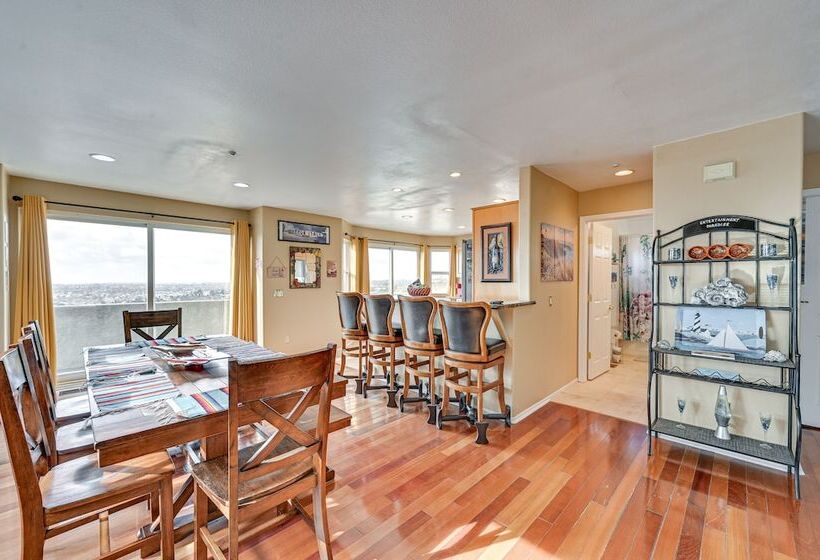 Spring Valley  Sky House  W/ Patios & Epic Views!