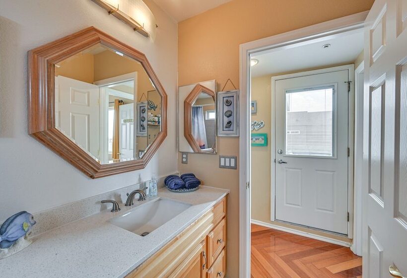 Spring Valley  Sky House  W/ Patios & Epic Views!