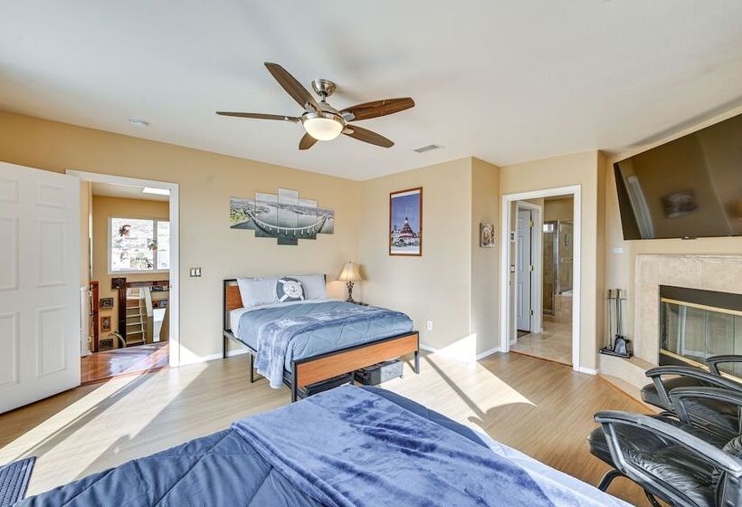 Spring Valley  Sky House  W/ Patios & Epic Views!