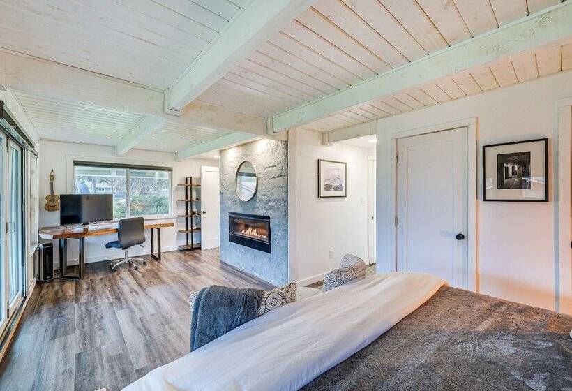 Stylish Bellingham Home W/ Lake + Mountain Views!