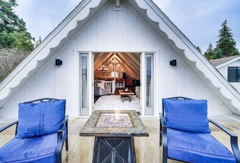 Stylish Bellingham Home W/ Lake + Mountain Views!