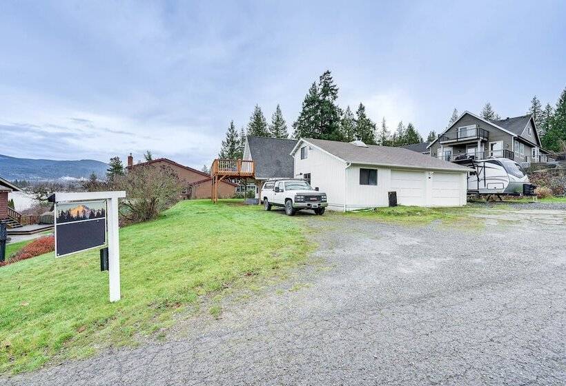 Stylish Bellingham Home W/ Lake + Mountain Views!