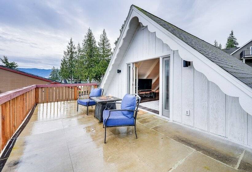 Stylish Bellingham Home W/ Lake + Mountain Views!