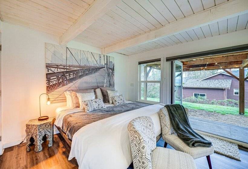 Stylish Bellingham Home W/ Lake + Mountain Views!