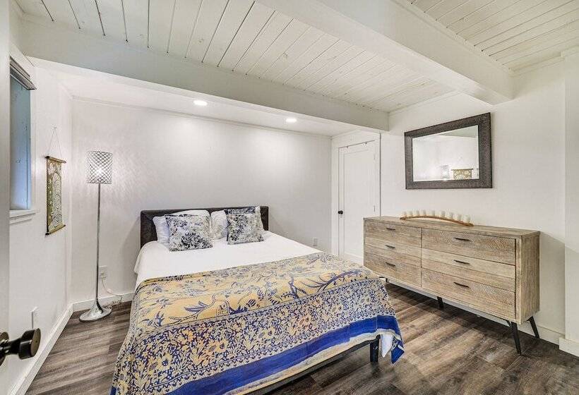 Stylish Bellingham Home W/ Lake + Mountain Views!