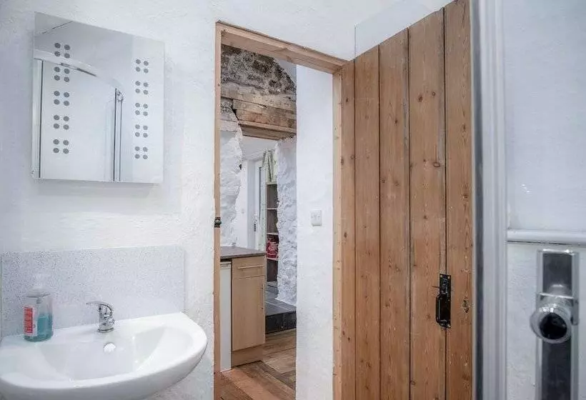 The Anchor Light   1 Bed   Freshwest Beach Retreat