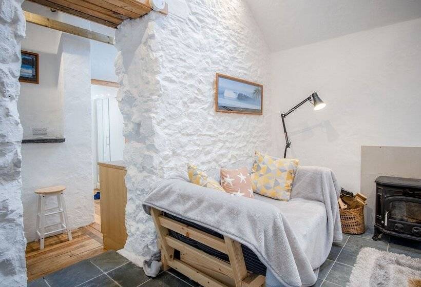 The Anchor Light 1 Bed Freshwest Beach Retreat