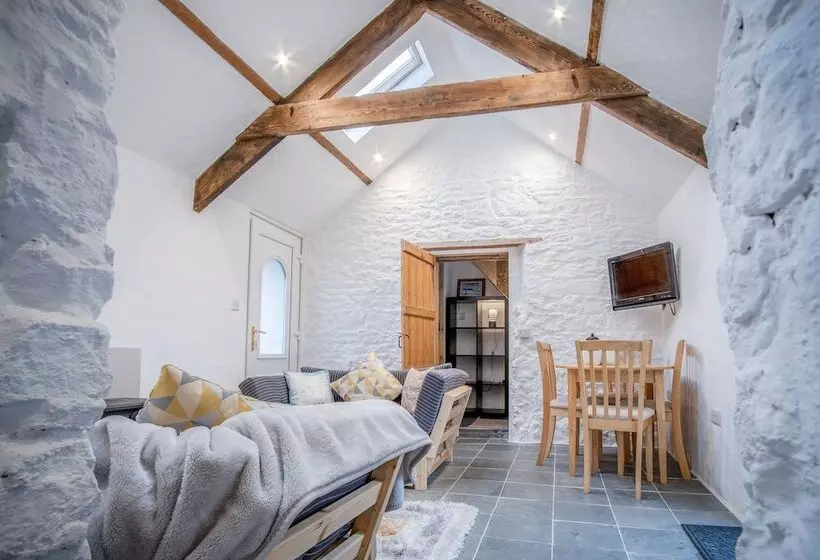 The Anchor Light   1 Bed   Freshwest Beach Retreat