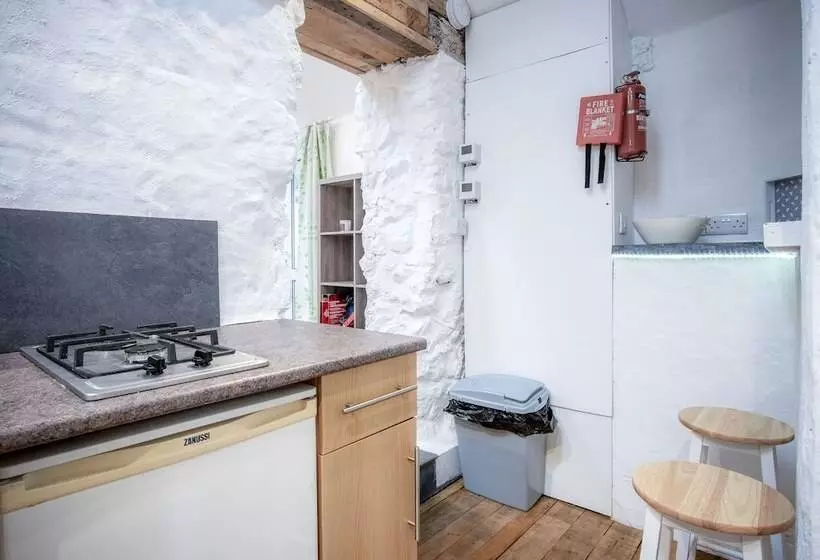 The Anchor Light   1 Bed   Freshwest Beach Retreat