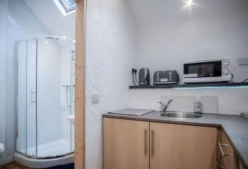 The Anchor Light   1 Bed   Freshwest Beach Retreat