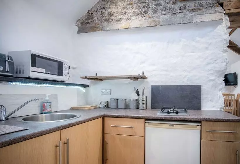The Anchor Light   1 Bed   Freshwest Beach Retreat