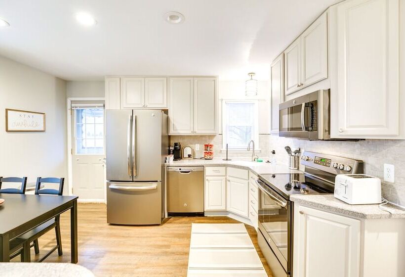 Wfh Friendly Home In Dearborn: Dogs Welcome!