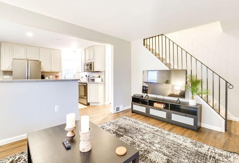 Wfh Friendly Home In Dearborn: Dogs Welcome!