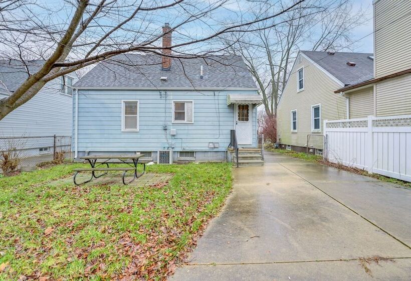 Wfh Friendly Home In Dearborn: Dogs Welcome!