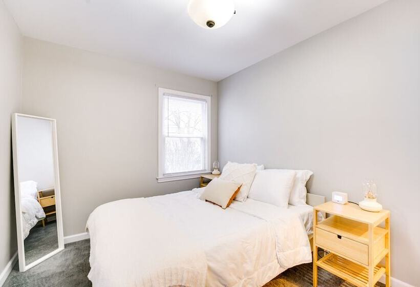 Wfh Friendly Home In Dearborn: Dogs Welcome!