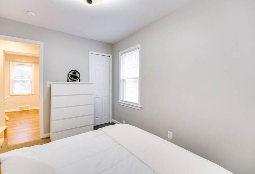 Wfh Friendly Home In Dearborn: Dogs Welcome!