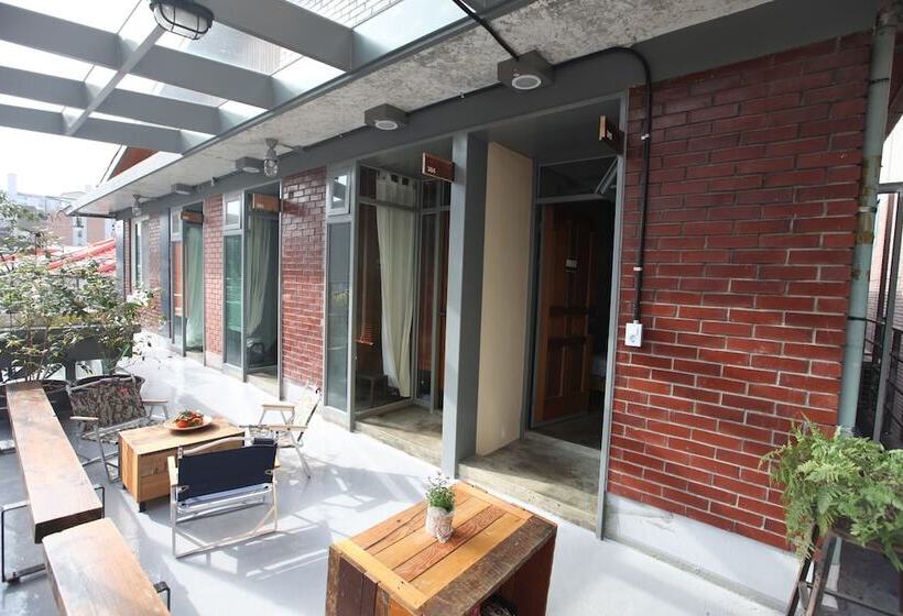 Hongdae Guesthouse Pajamaparty   Hostel