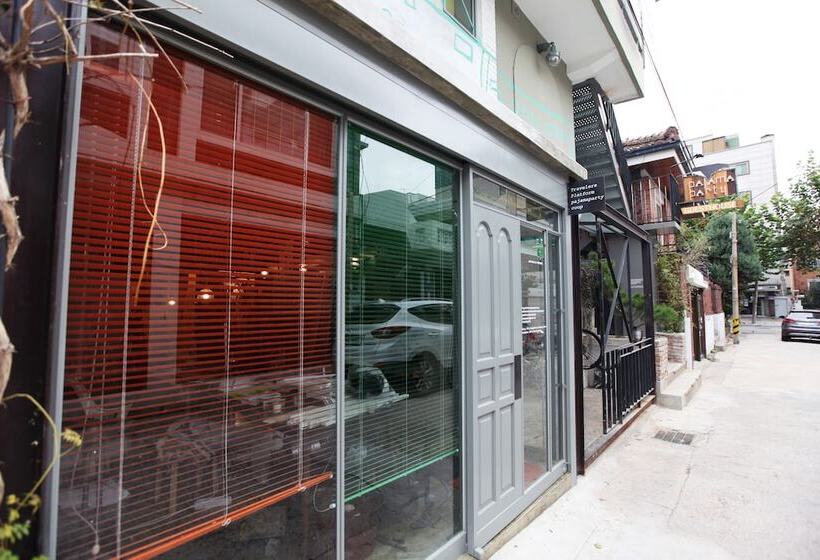 Hongdae Guesthouse Pajamaparty   Hostel