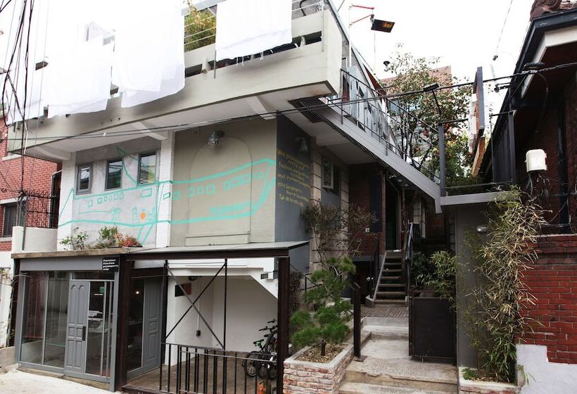 Hongdae Guesthouse Pajamaparty   Hostel