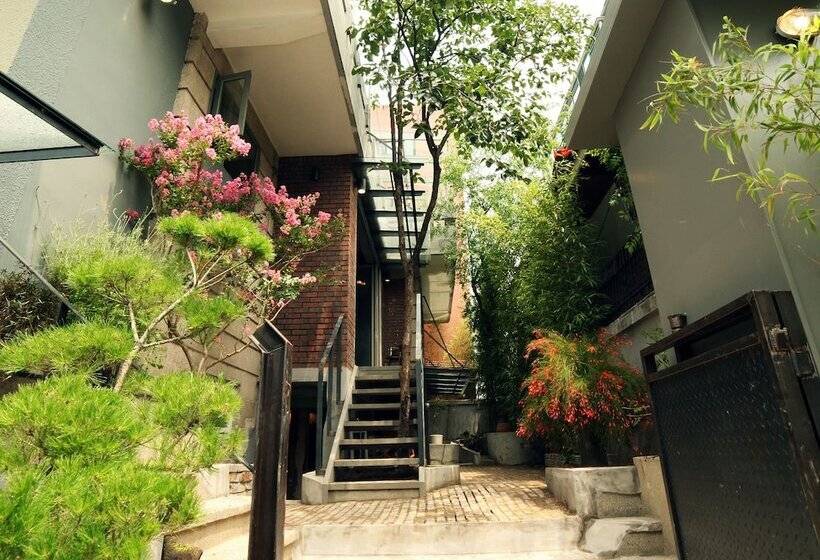 Hongdae Guesthouse Pajamaparty   Hostel