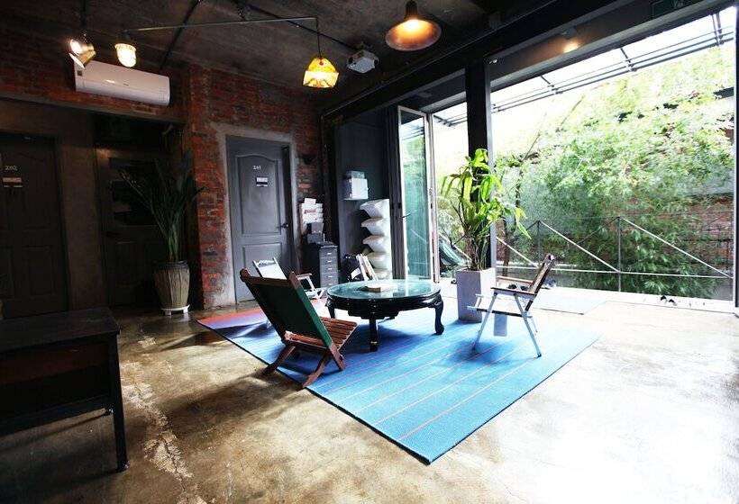 Hongdae Guesthouse Pajamaparty   Hostel