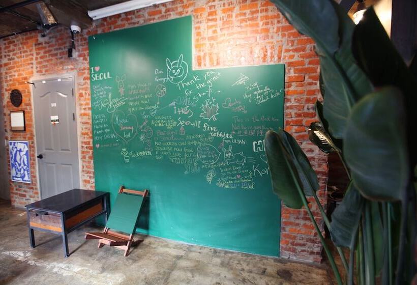 Hongdae Guesthouse Pajamaparty   Hostel