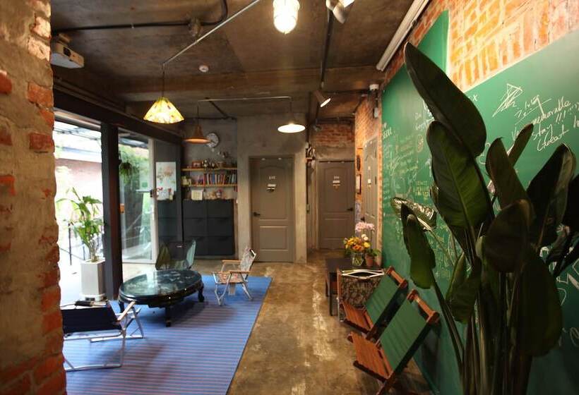 Hongdae Guesthouse Pajamaparty   Hostel