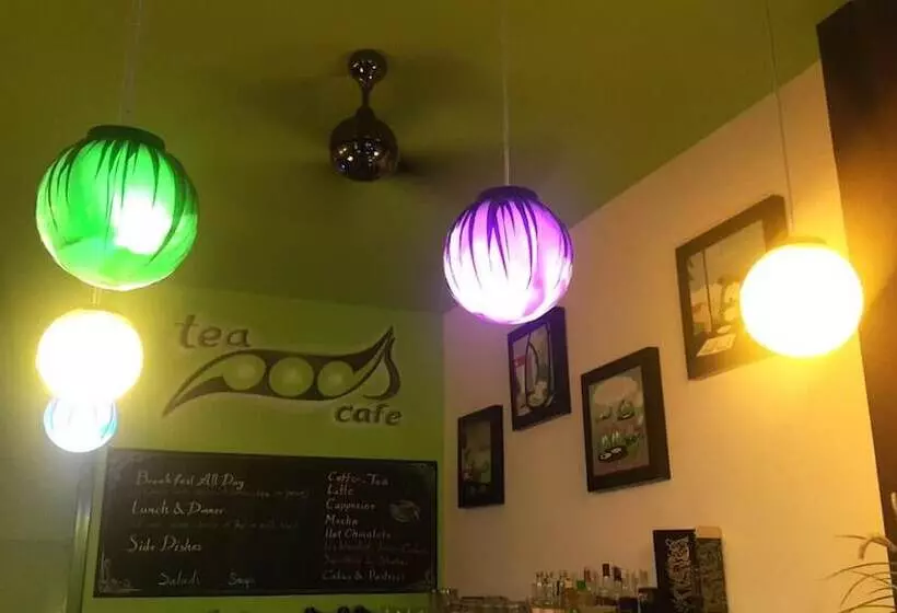 هاستل Pods The Backpackers Home & Cafe