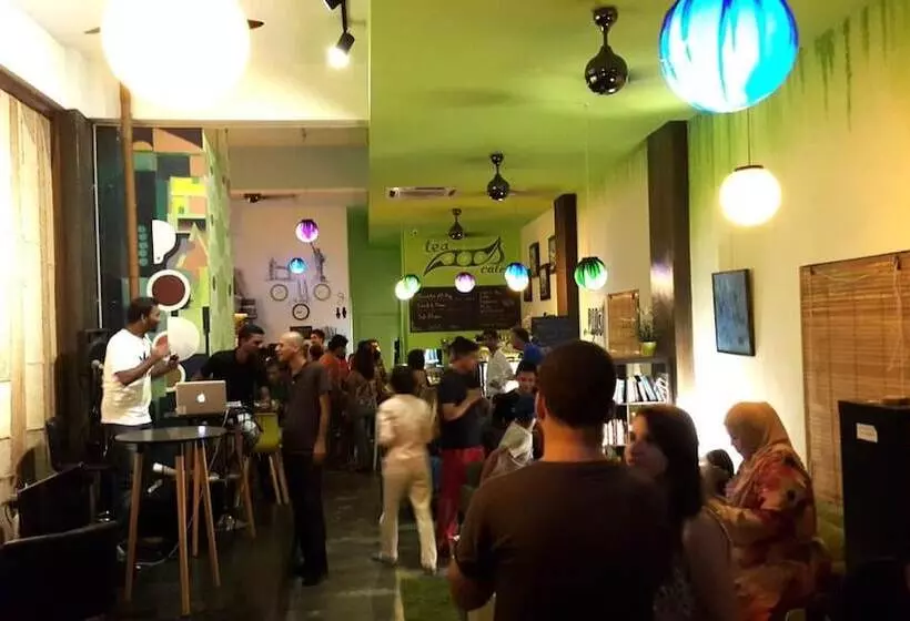 هاستل Pods The Backpackers Home & Cafe