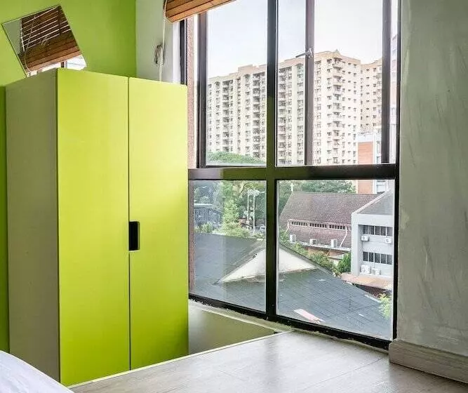 هاستل Pods The Backpackers Home & Cafe