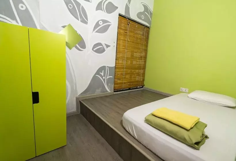 هاستل Pods The Backpackers Home & Cafe
