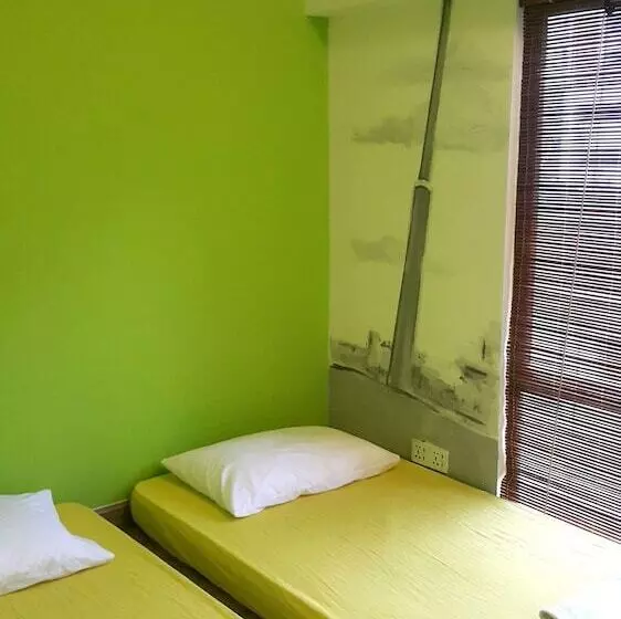 هاستل Pods The Backpackers Home & Cafe
