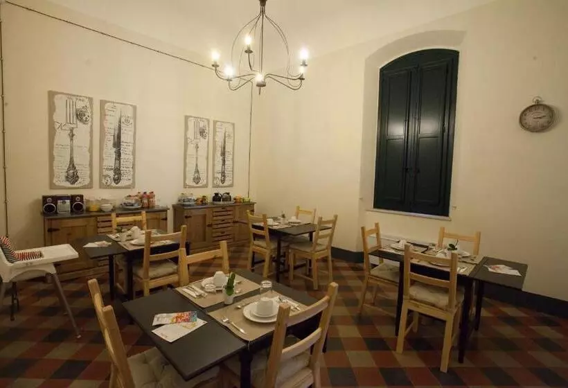 Aamiaismajoitus (B&B) Le Stanze Del Capostazione