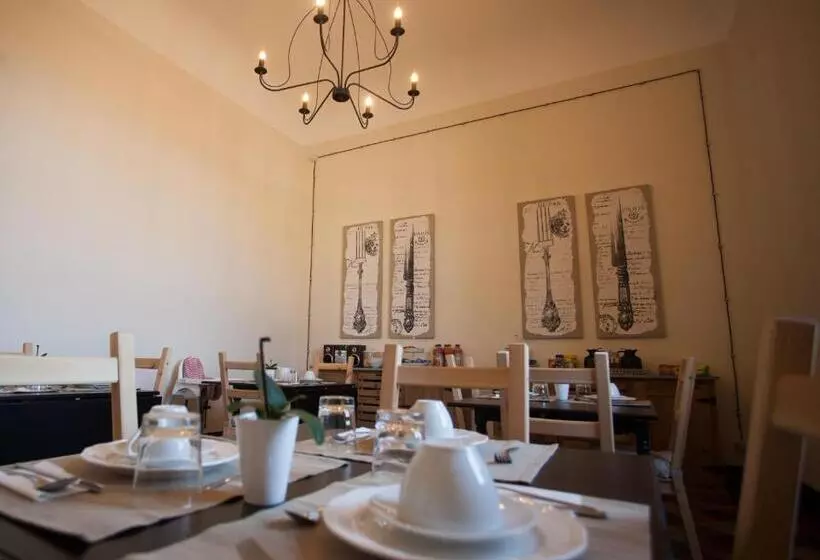 Aamiaismajoitus (B&B) Le Stanze Del Capostazione