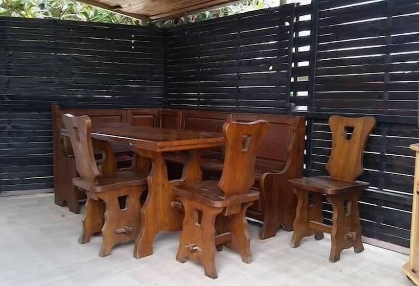 הוסטל Clematisso