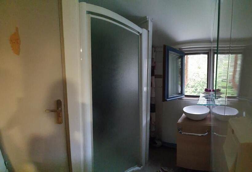 הוסטל Clematisso