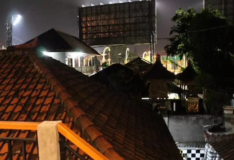 Hotelli Chillin Kuta Homestay