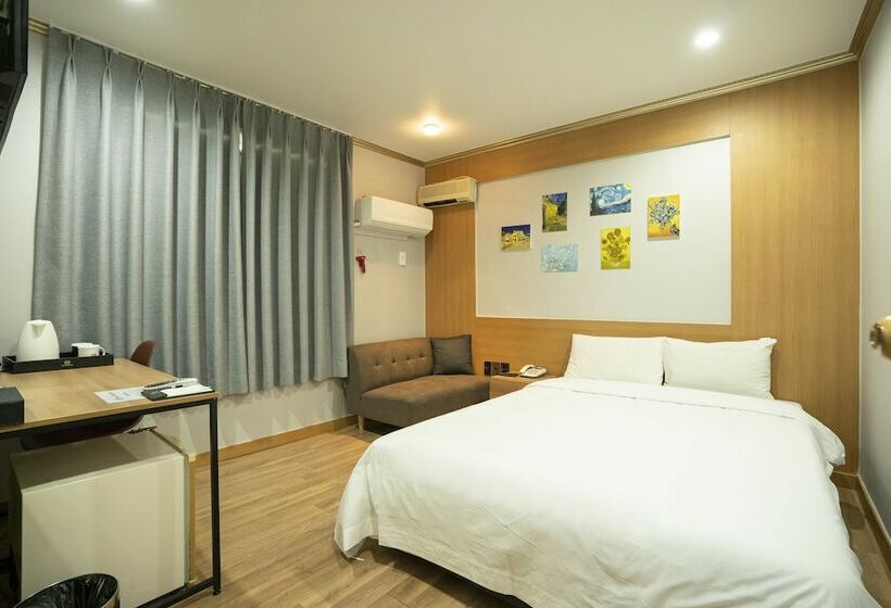 ホテル Jeju Stay